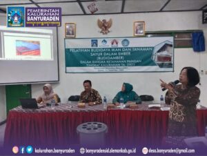 Meningkatkan Gizi dan Perekonomian Masyarakat melalui Pelatihan BUDIKDAMBER di Kalurahan Banyuraden