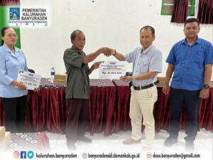 GENAP TIGA PULUH TAHUN MENGABDI, LURAH LEPAS PURNA TUGAS STAF PAMONG