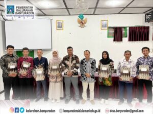 RAPAT KINERJA DAN PEMBINAAN STAF PAMONG KALURAHAN BANYURADEN