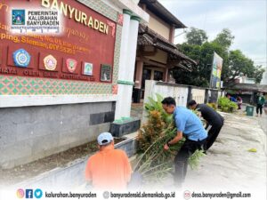 PAMONG DAN BPKAL KOMPAK LAKSANAKAN JUM’AT BERSIH
