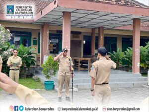 BERTINDAK SEBAGAI PEMBINA, CARIK SAMPAIKAN PENINGKATAN TUGAS PAMONG DAN STAF