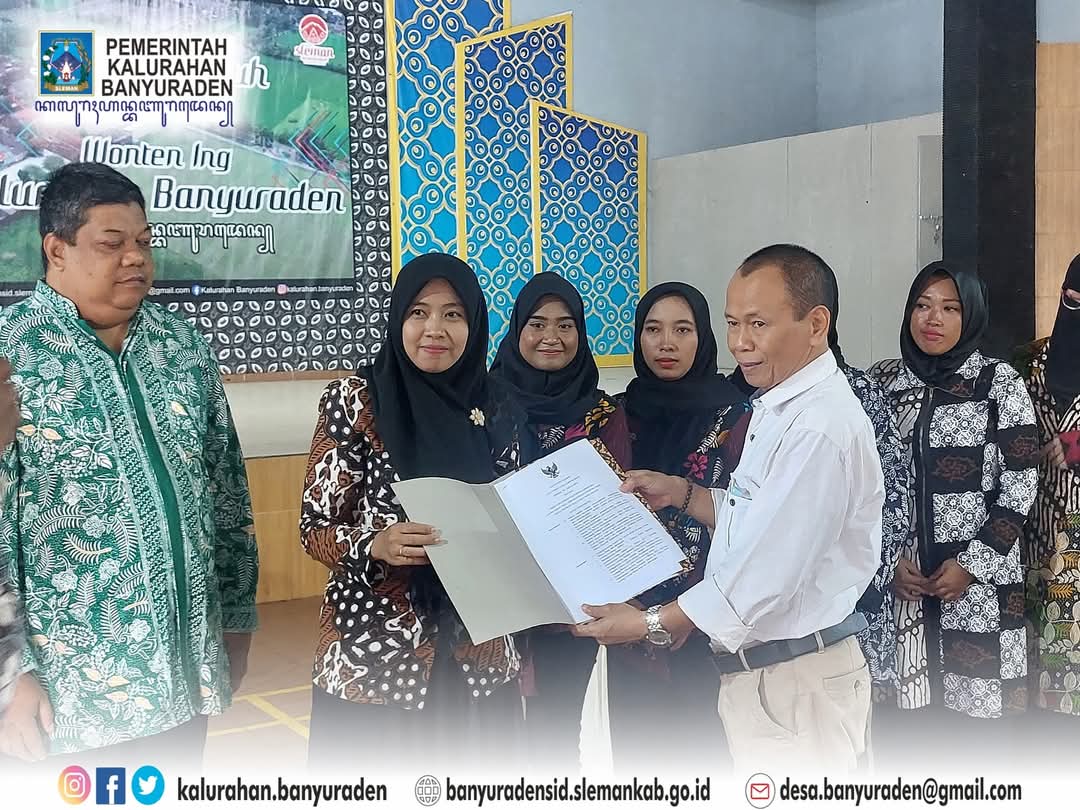 PERGANTIAN PENGURUS, FORKOM UMKM BANYU MUNCAR TERIMA HIBAH ALAT USAHA